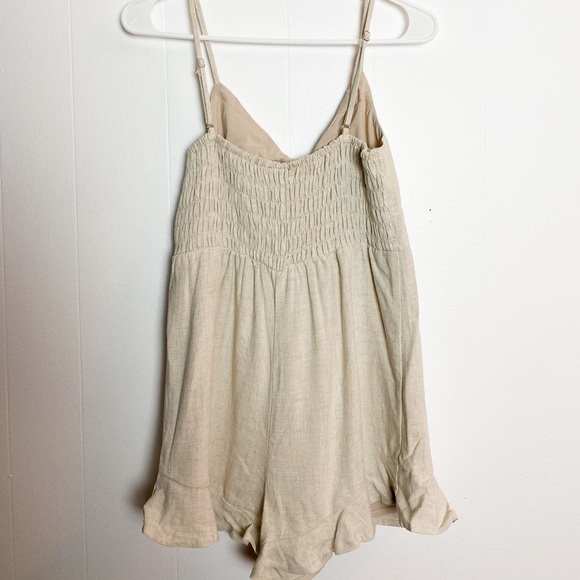 Lulu’s Romper in Sand Small - Picture 4 of 5